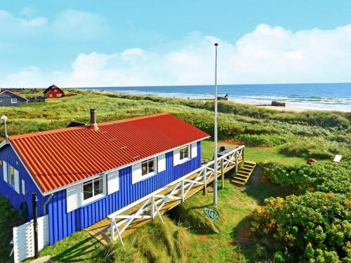 Фотография гостевого дома Two-Bedroom Holiday home in Blåvand 18