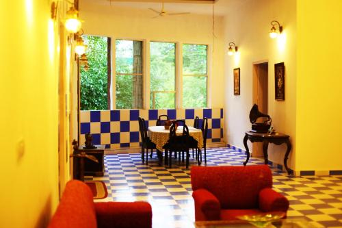 Фотография гостиницы EMBASSY SUITES