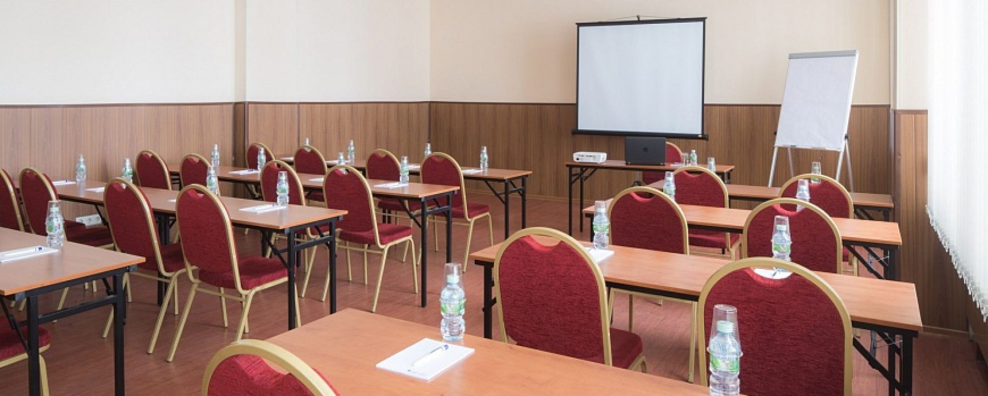 Фотографии комнаты для переговоров Янтарь
