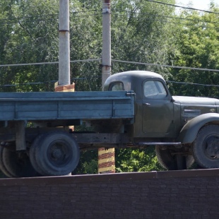 Фотография памятника Памятник Автомобиль ЗиЛ-164