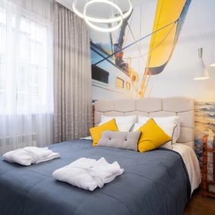 Фотография квартиры Апартаменты RED APARTMENTS Арт Лайт Сити апартамент Пикассо