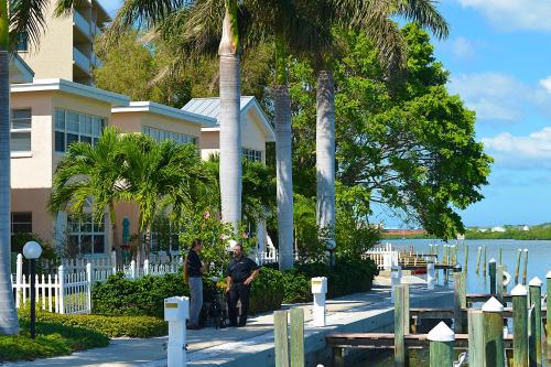 Фотография гостиницы Barefoot Beach Resort