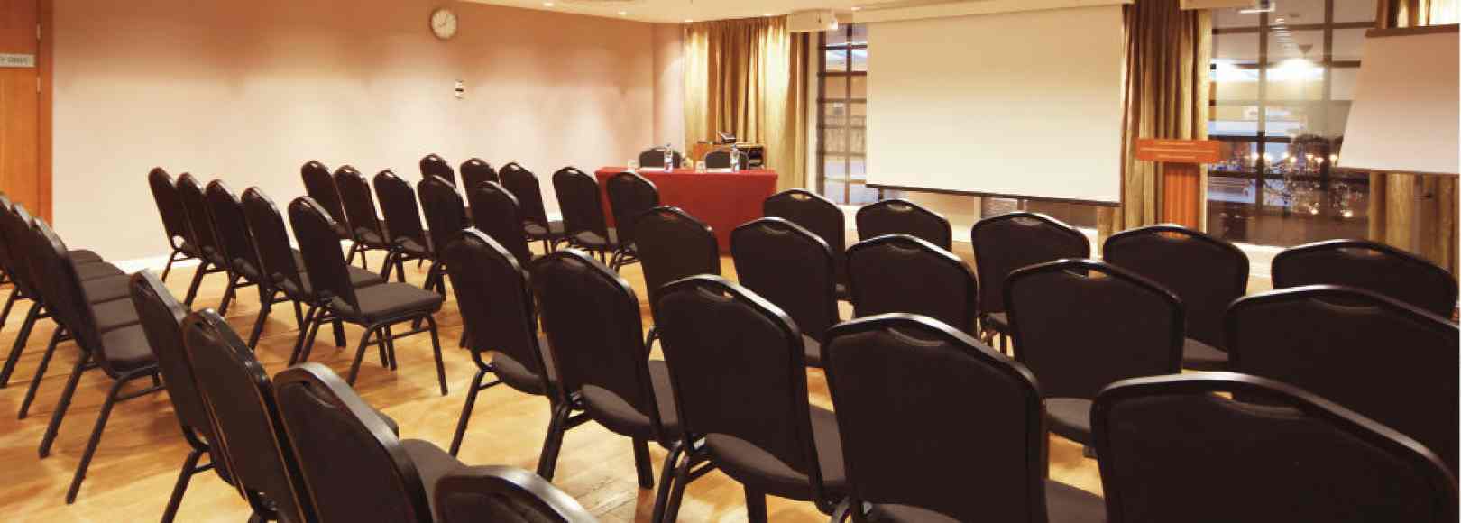 Фотография конференц-зала Афины