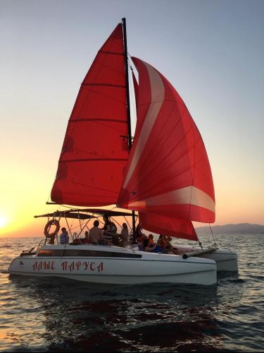 Фотография мини отеля Яхта Алые Паруса