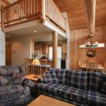 Фотография гостевого дома Eagle Crest Resort Cabin