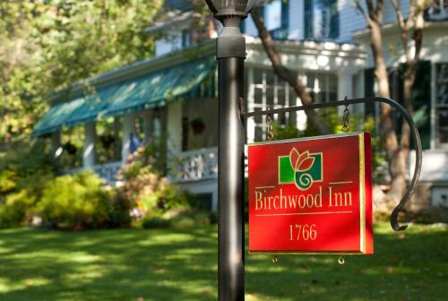 Фотографии мини отеля
Birchwood Inn