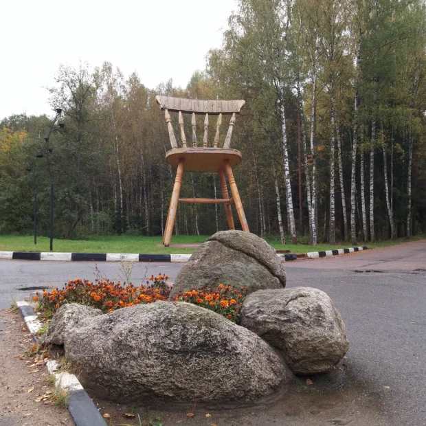 Фотография памятника Памятник стул-гигант