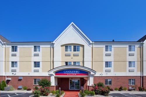 Фотография гостиницы Candlewood Suites Merrillville, an IHG Hotel