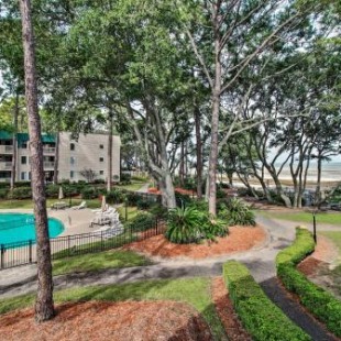Фотография гостевого дома Closest 2BR to the Beach and Pool! - Hilton Head Condo