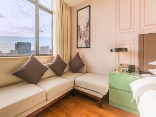 Фотография гостиницы GME Hefei Economic Development Zone Mingzhu Square Jinzhai South Road Hotel