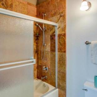 Фотографии гостевого дома
Creekside at Kingswood