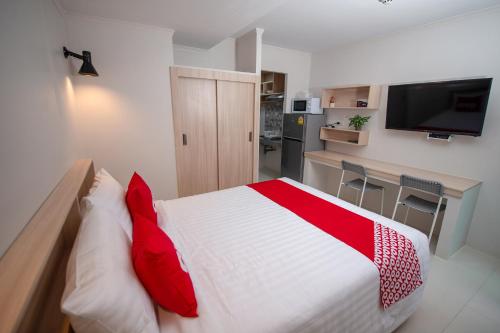 Фотография гостиницы Vaccinated Staff - OYO 498 Ladawan Villa