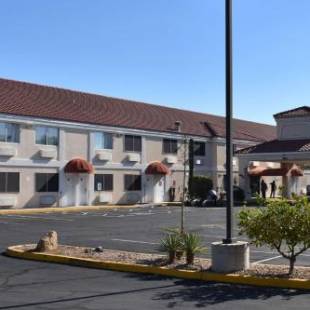 Фотографии гостиницы 
            Motel 6-Apache Junction, AZ