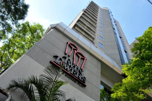 Фотография гостиницы Aparthotel Twin Towers