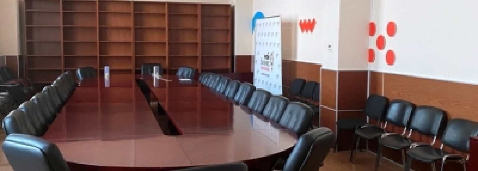 Фотография комнаты для переговоров Переговорная комната Мой бизнес Кострома