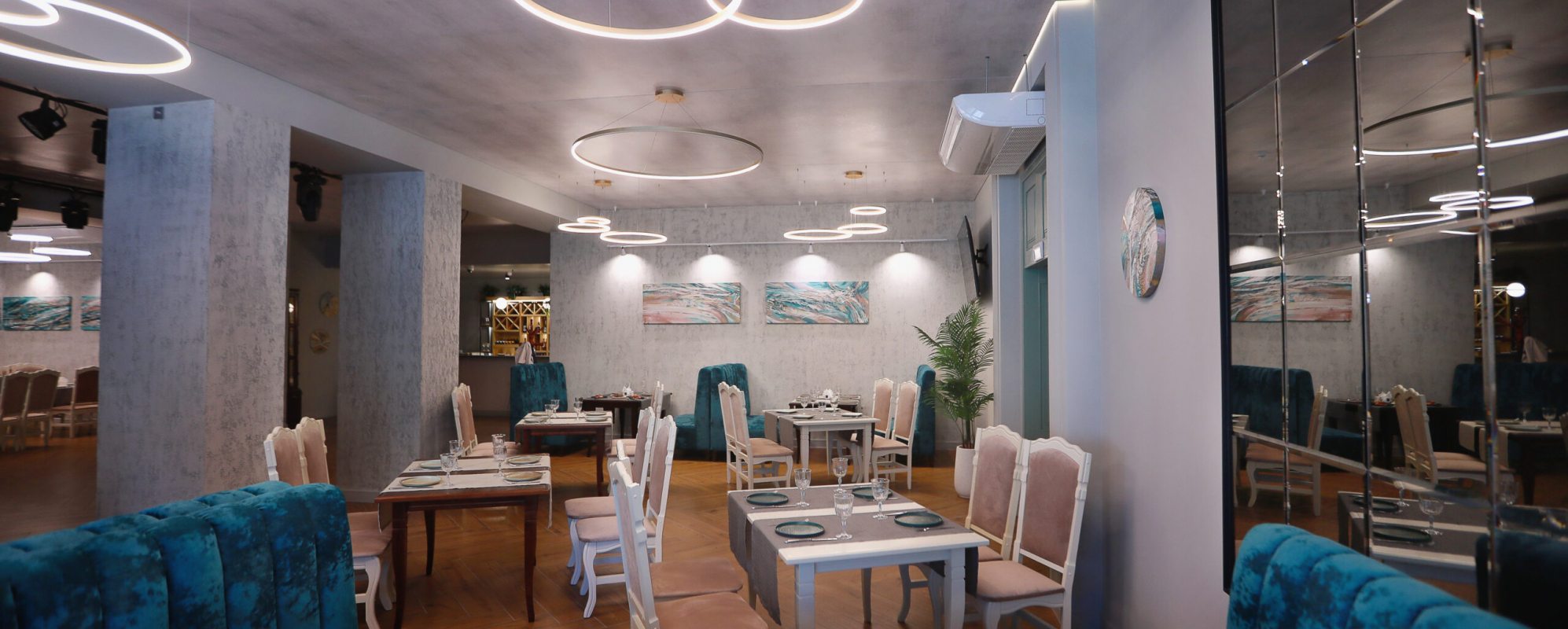 Фотографии банкетного зала Зал ресторана Северо-Восток