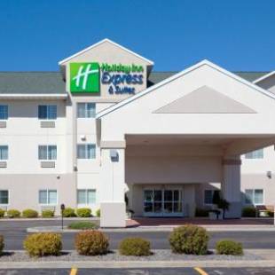 Фотографии гостиницы 
            Holiday Inn Express Hotel and Suites Stevens Point, an IHG Hotel
