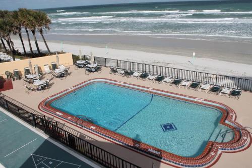 Фотография мотеля Grand Prix Motel Beach Front