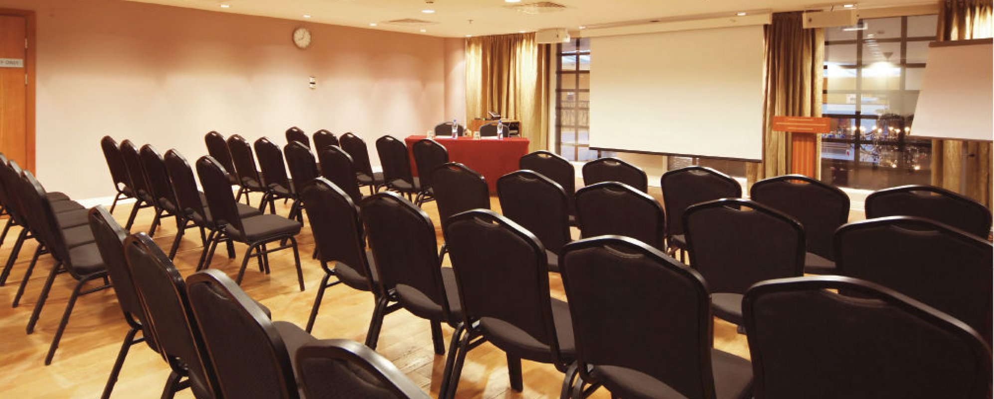 Фотографии конференц-зала Афины