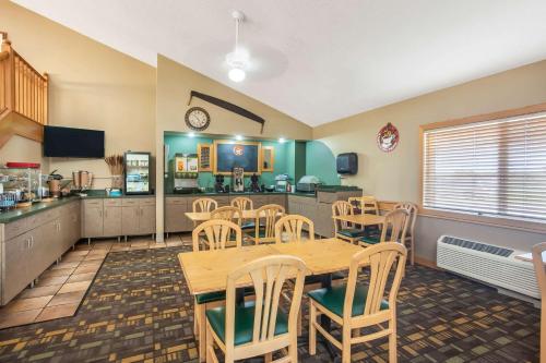 Фотография мотеля AmericInn by Wyndham Stillwater