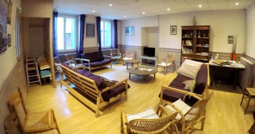 Фотография гостевого дома Maison de 9 chambres a Bagneres de Luchon a 500 m des pistes avec wifi