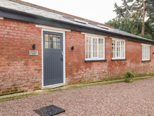 Фотография гостевого дома Lakeside Village & The Potting Shed