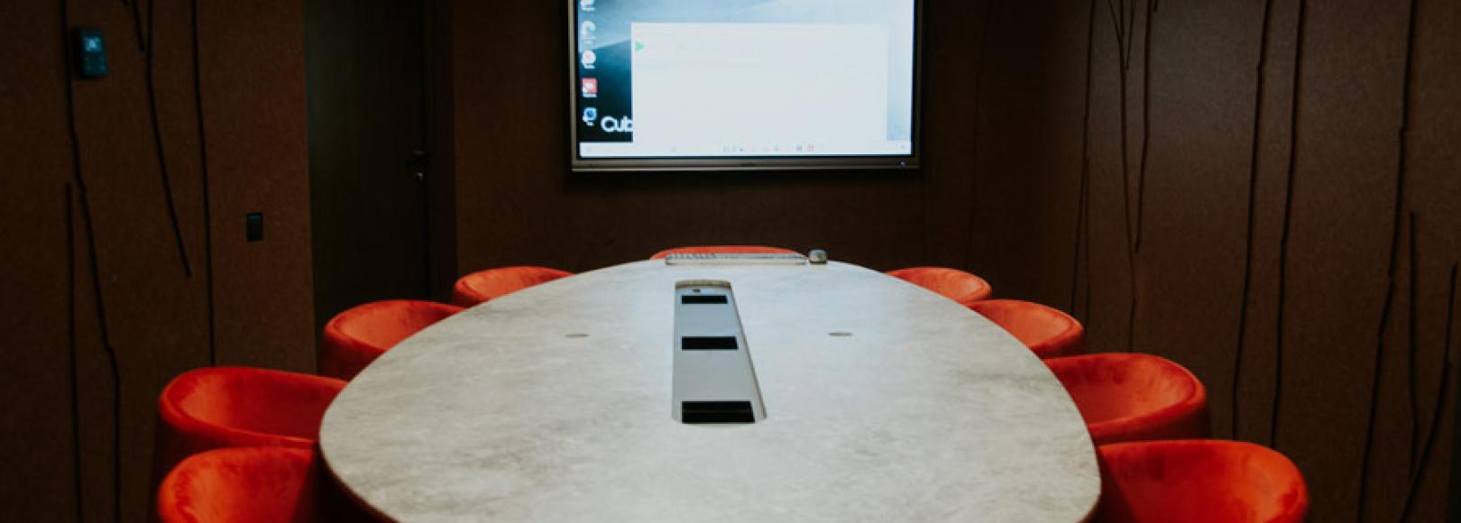 Фотография комнаты для переговоров Корсак