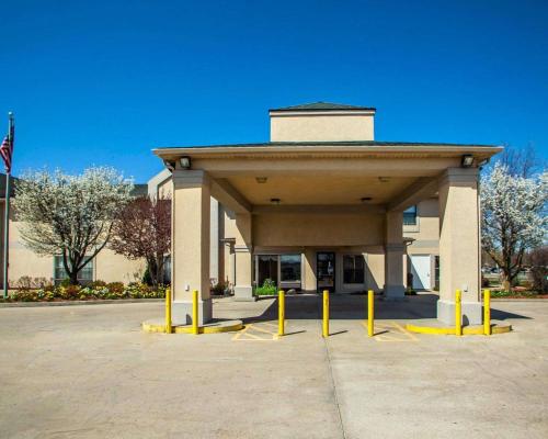 Фотография гостиницы Quality Inn - Michigan City, IN