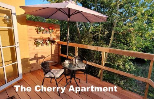 Фотографии мини отеля
The CHERRY self-catering Apartment 'Den Gule Svane' near Rønne & Beach