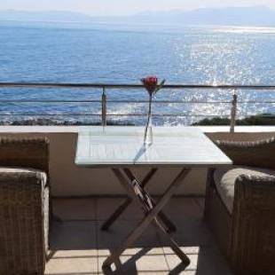 Фотографии гостевого дома 
            Kleinzee Oceanfront Guesthouse