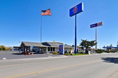 Фотография гостиницы Motel 6-Willows, CA