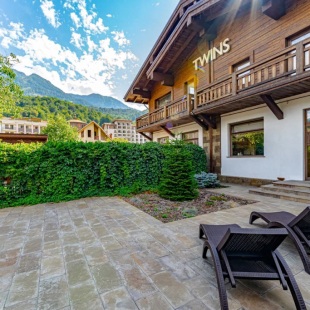 Фотография Коттеджа Коттедж Премиум Класса в Горах на 12 Гостей