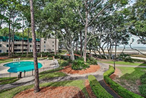 Фотография гостевого дома Closest 2BR to the Beach and Pool! - Hilton Head Condo