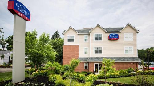 Фотография гостиницы Fairfield Inn and Suites by Marriott Portsmouth Exeter