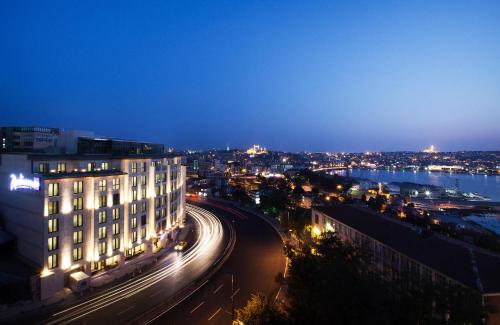 Фотография гостиницы Radisson Blu Hotel Istanbul Pera