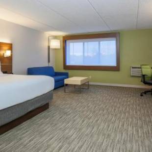 Фотографии гостиницы 
            Holiday Inn Express Milwaukee - West Medical Center, an IHG Hotel