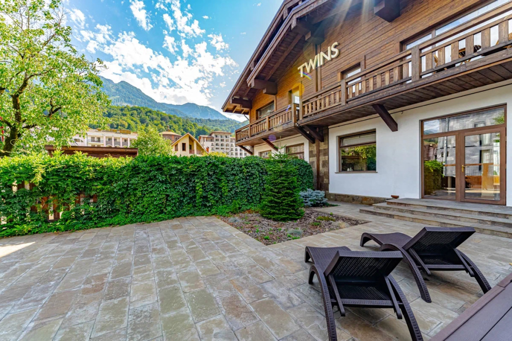 Фотография Коттеджа Коттедж Премиум Класса в Горах на 12 Гостей