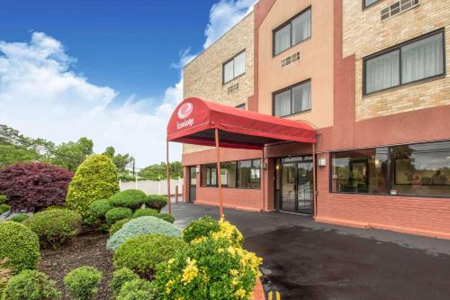 Фотография гостиницы Econo Lodge Hicksville