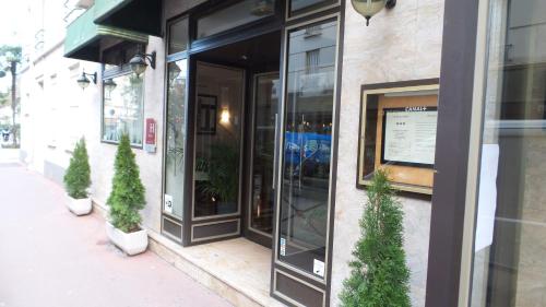 Фотография гостиницы Crystal Hotel