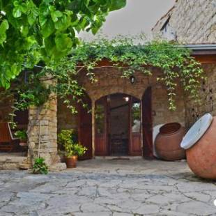 Фотографии гостевого дома 
            Apanemia Inn House