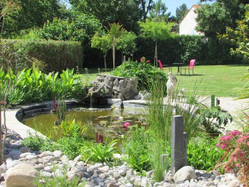 Фотография гостевого дома Logis de Chalons à la mer