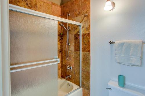 Фотография гостевого дома Creekside at Kingswood