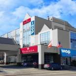 Фотография гостиницы Ramada by Wyndham Niagara Falls by the River