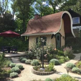 Фотографии мини отеля
Garden Shed R