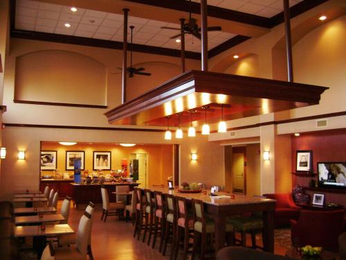 Фотография гостиницы Hampton Inn & Suites - Saint Louis South Interstate 55