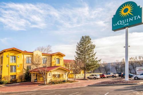 Фотография гостиницы La Quinta Inn by Wyndham Colorado Springs Garden of the Gods