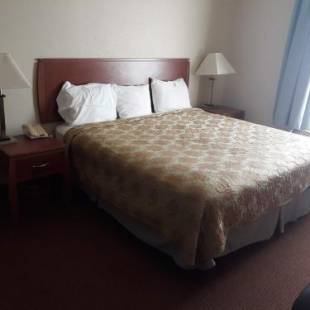 Фотографии гостиницы 
            OYO Townhouse Clute Lake Jackson