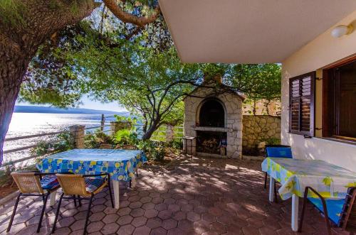 Фотография гостевого дома Apartments by the sea Pisak, Omis - 2802