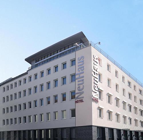 Фотография гостиницы Hotel NeuHaus