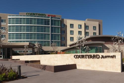 Фотография гостиницы Courtyard by Marriott San Jose North/ Silicon Valley